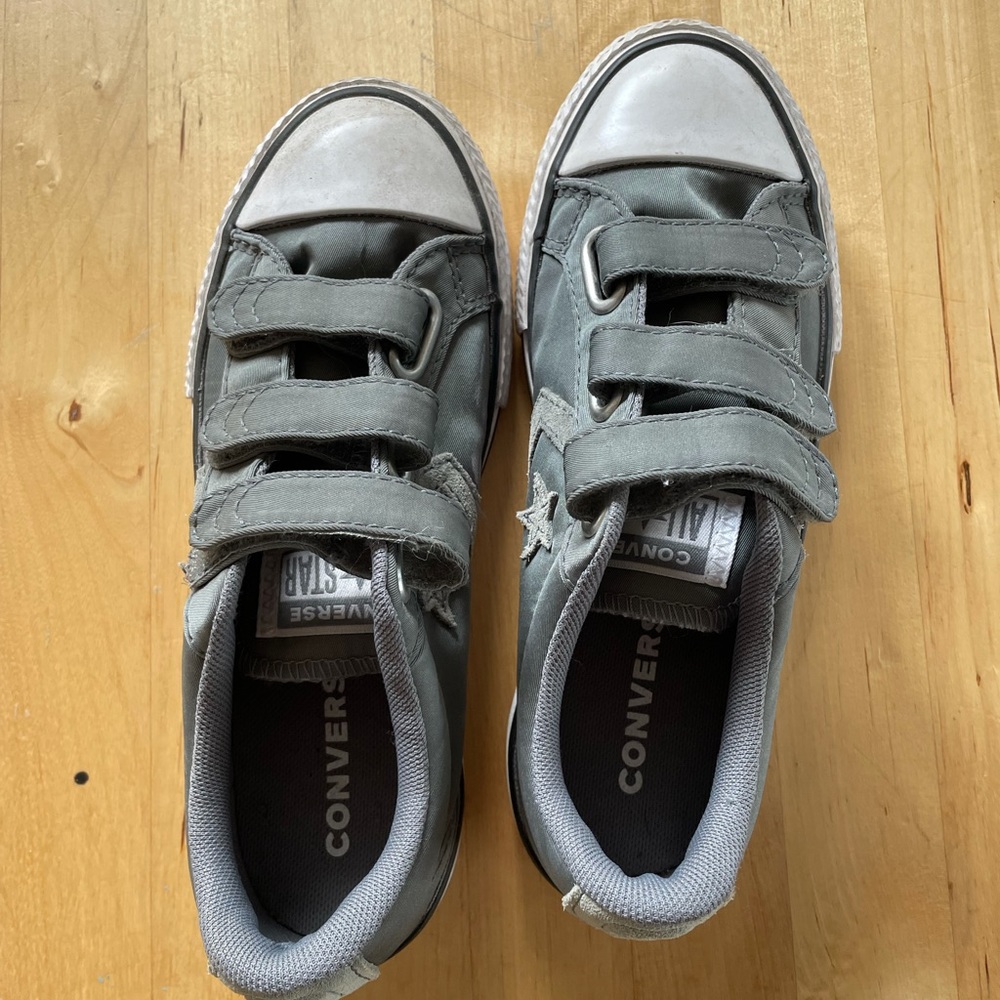 Converse shoes kids size 1